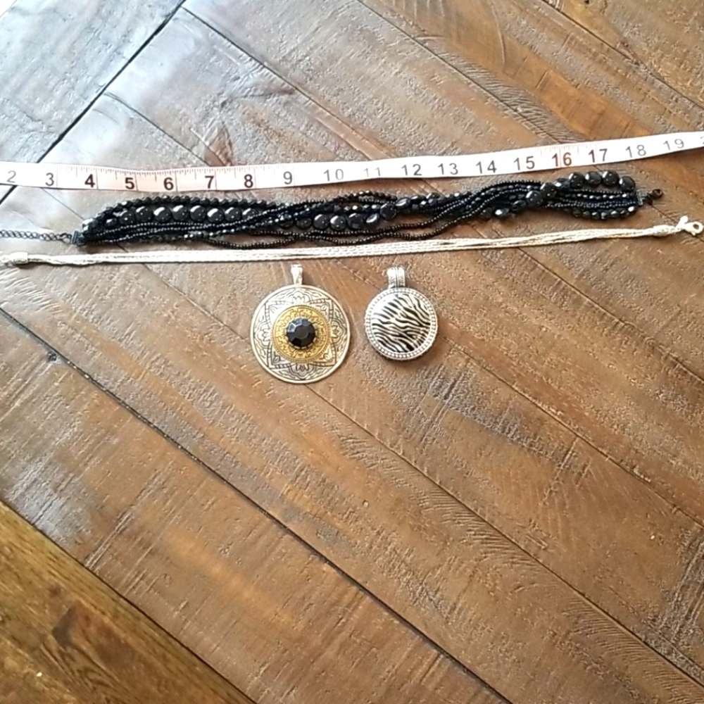 2 Necklace & 2 Pendant Bundle - Picture 6 of 6
